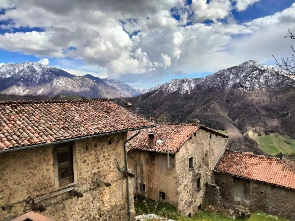 Dossena Dimora Storica Al Lac Conte Tomaselli Villa Madonna della Costa 0*,  Italy