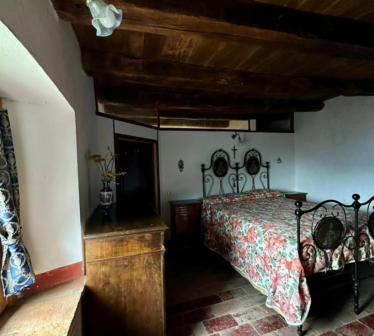 Dossena Dimora Storica Al Lac Conte Tomaselli Villa Madonna della Costa 0*,  Italia